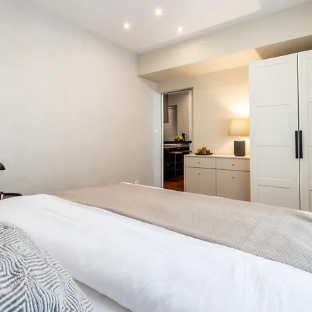 Park Angelinum-klimatizacia, Vyrobnik Ladu *